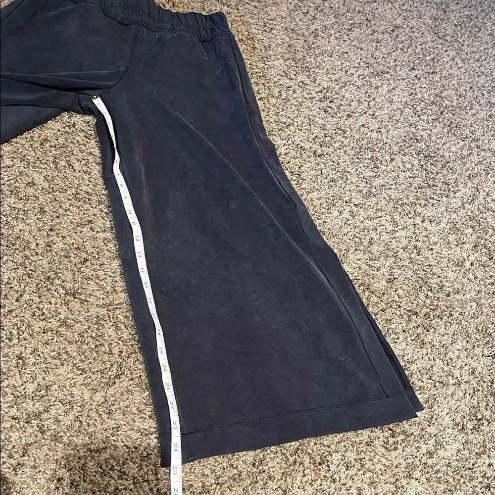 Lululemon Seek Softness Mid Rise Crop Black